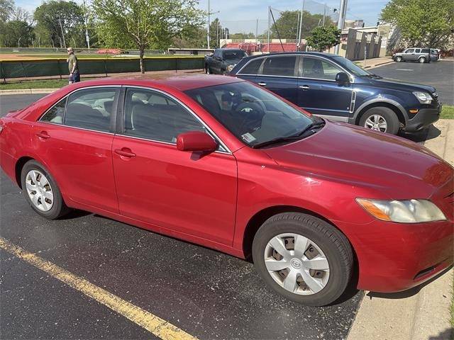 2007 Toyota Camry XLE V6 — Sedan — 65,392 mi — Naperville, IL