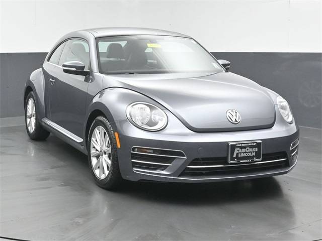 2019 Volkswagen Beetle SE — Coupe — 20,856 mi — Naperville, IL