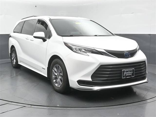 2021 Toyota Sienna LE — Minivan — 60,523 mi — Naperville, IL