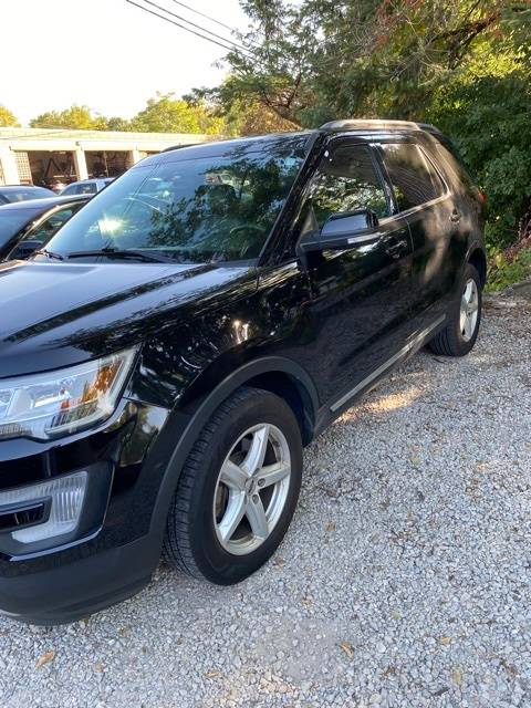2017 Ford Explorer XLT — SUV — 86,696 mi — Naperville, IL