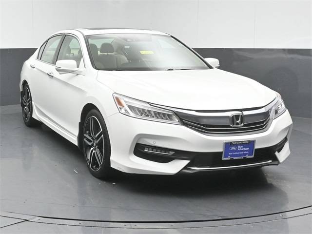 2017 Honda Accord Touring — Sedan — 92,284 mi — Naperville, IL