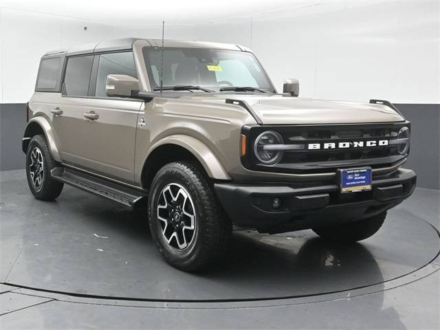 2025 Ford Bronco Outer Banks — SUV — 4,064 mi — Naperville, IL