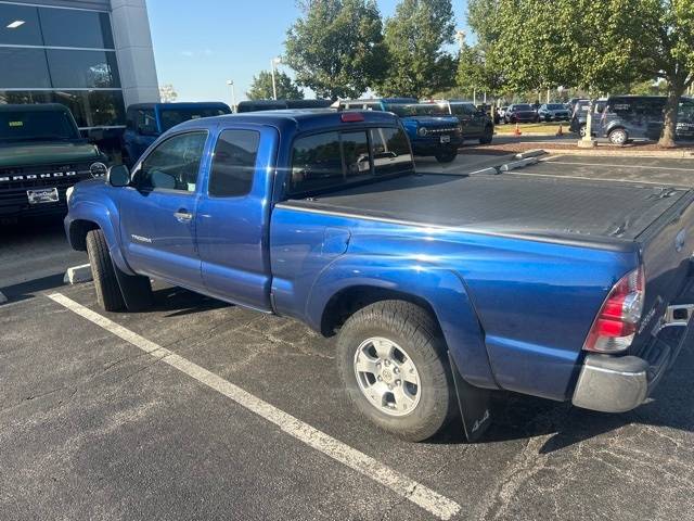2014 Toyota Tacoma Base — Pickup Truck — 153,379 mi — Naperville, IL