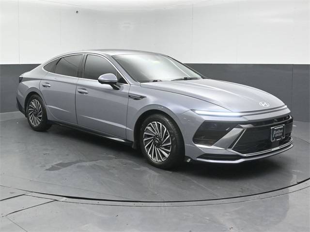 2024 Hyundai Sonata Hybrid Limited — Sedan — 7,400 mi — Naperville, IL