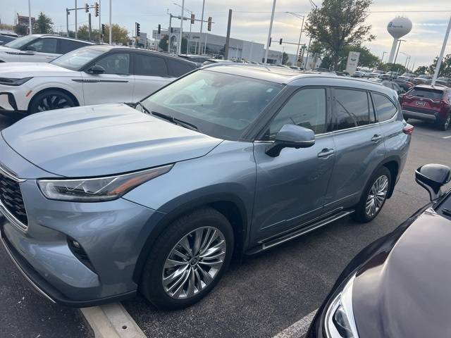 2023 Toyota Highlander Platinum — SUV — 26,362 mi — Naperville, IL
