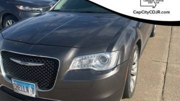 2019 Chrysler 300 Limited — Sedan — 111,208 mi — Jefferson City, MO