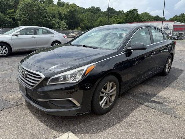 2017 Hyundai Sonata SE — Sedan — 204,738 mi — Akron, OH