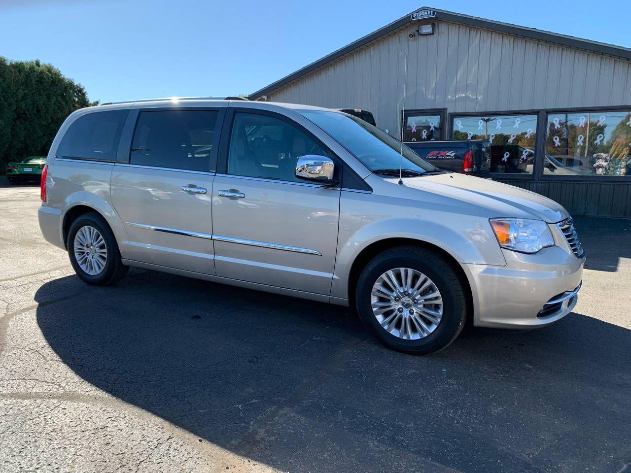 2014 Chrysler Town & Country Limited — Minivan — 226,399 mi — Warsaw, IN