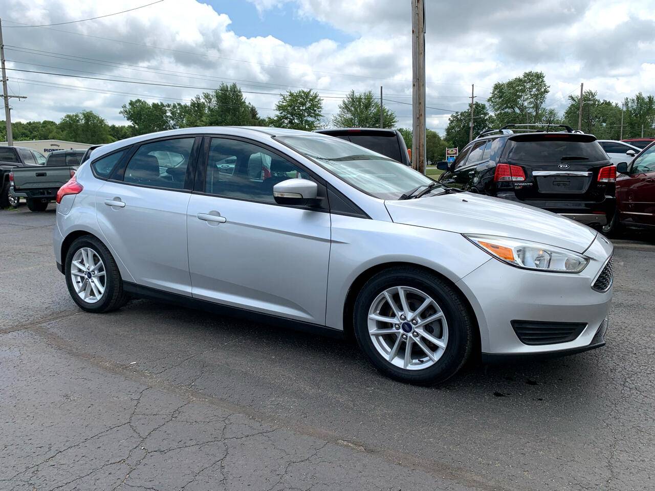 2016 Ford Focus SE — Hatchback — 98,335 mi — Warsaw, IN