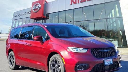2021 Chrysler Pacifica Hybrid Touring L — Minivan — 65,000 mi — California, MD