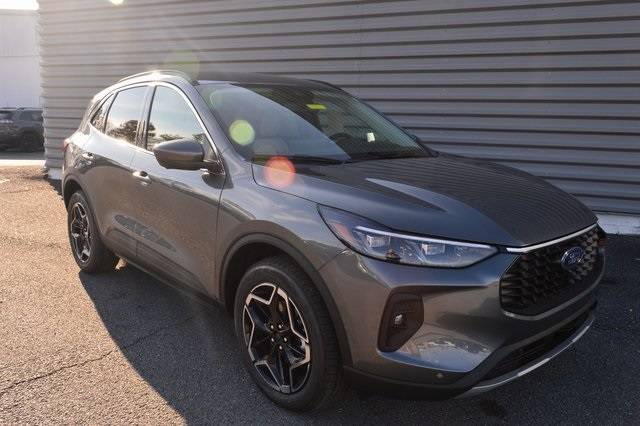 2026 Ford Escape Hybrid Platinum