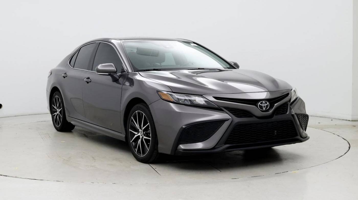 2023 Toyota Camry SE — Sedan — 30,929 mi — Winterville, NC