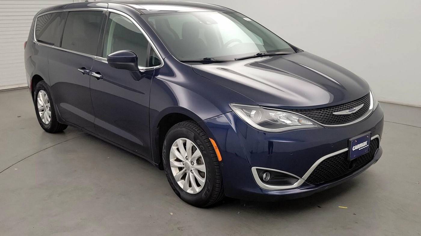 2020 Chrysler Pacifica Touring — Minivan — 52,832 mi — Winterville, NC