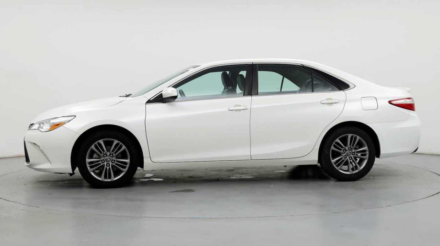 2016 Toyota Camry SE — Sedan — 58,850 mi — Winterville, NC