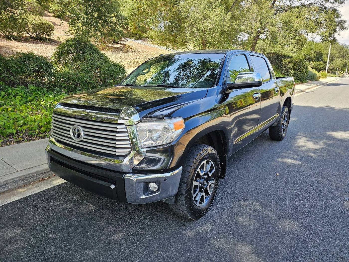 2016 Toyota Tundra Limited — Pickup Truck — 145,099 mi — Ventura, CA