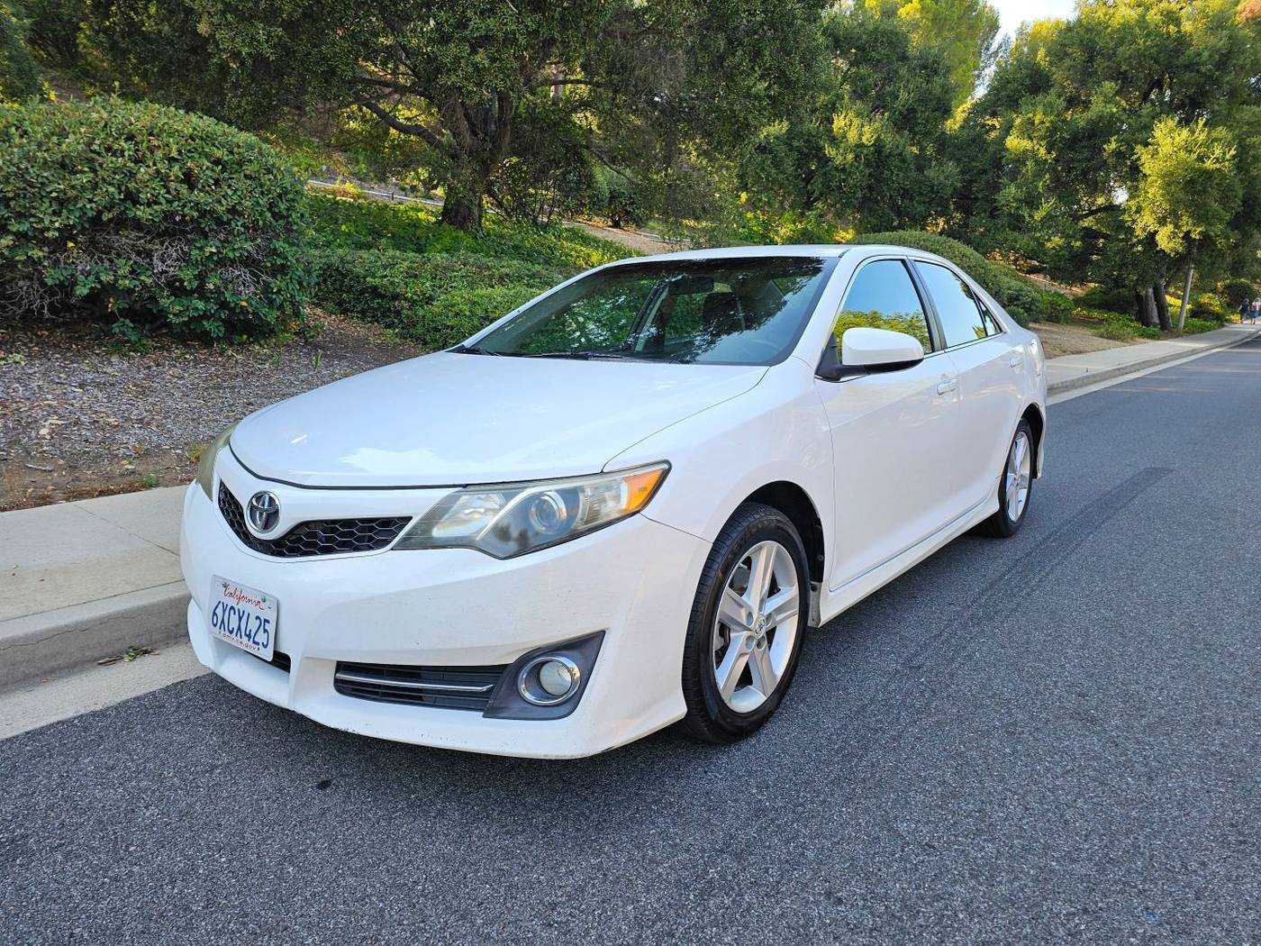 2012 Toyota Camry SE — Sedan — 135,886 mi — Ventura, CA
