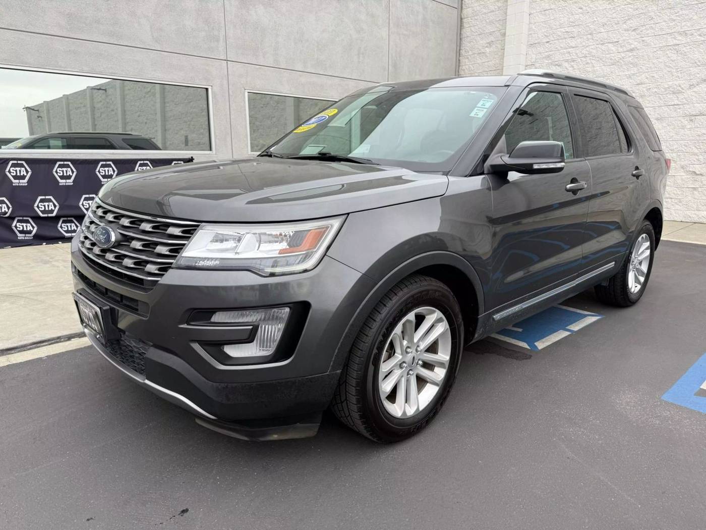 2017 Ford Explorer XLT — SUV — 116,136 mi — Ventura, CA
