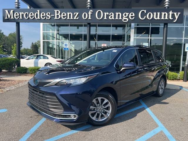2022 Toyota Sienna XLE — Minivan — 14,664 mi — Harriman, NY