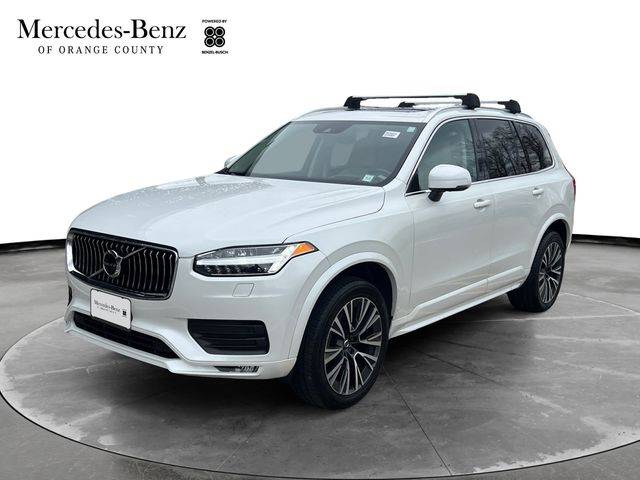 2022 Volvo XC90 T6 Momentum 6-Passenger