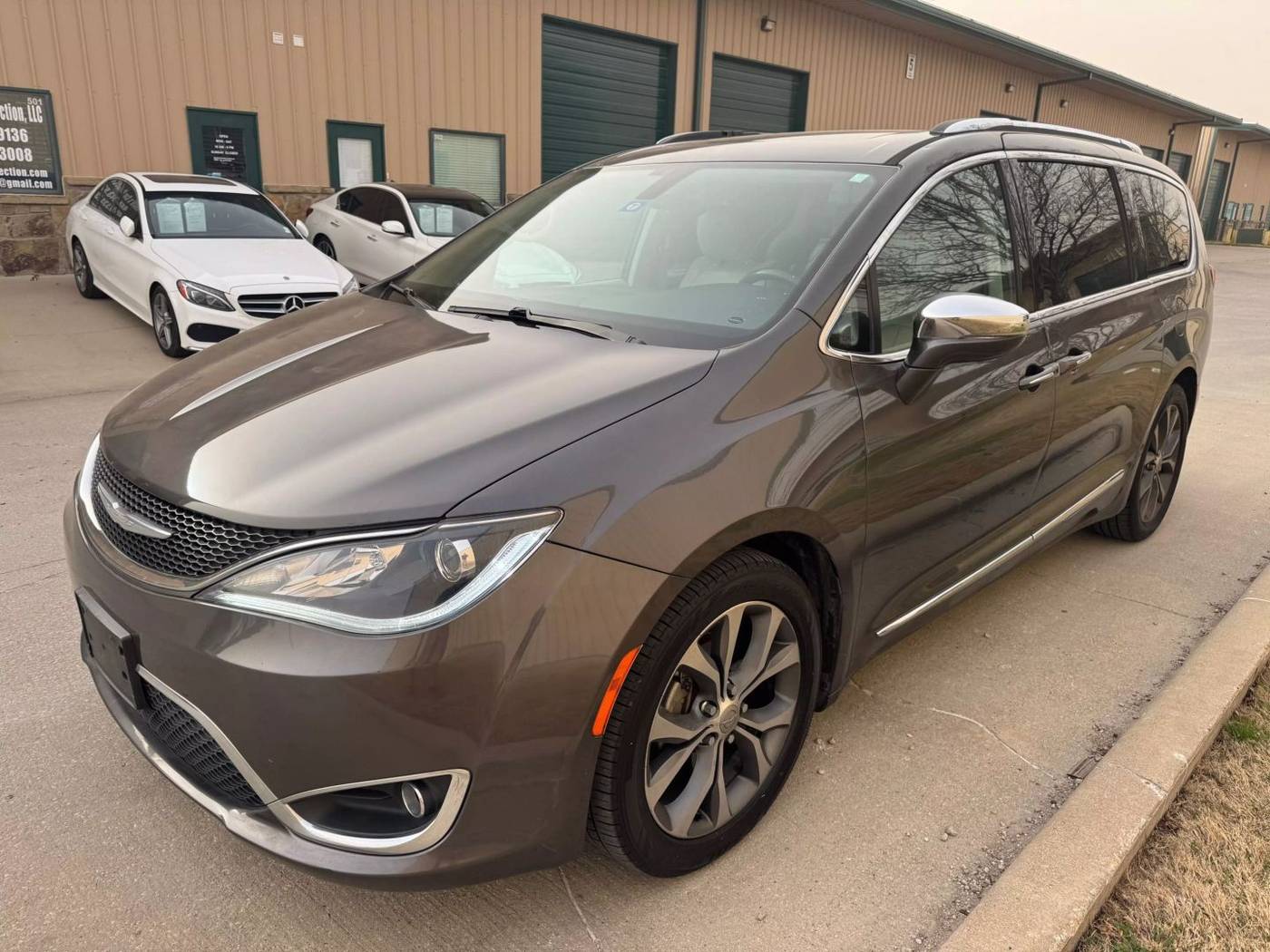 2017 Chrysler Pacifica Limited — Minivan — 122,400 mi — Frisco, TX