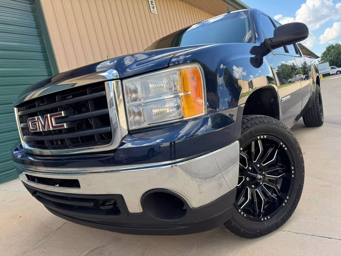 2010 GMC Sierra 1500 SLE — Pickup Truck — 188,190 mi — Frisco, TX