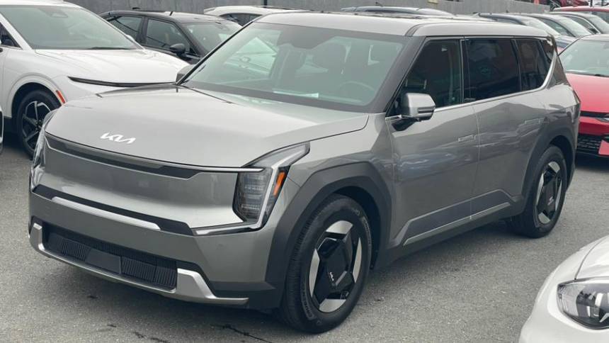 2024 Kia EV9 Light Long Range — SUV — 14,689 mi — Daly City, CA