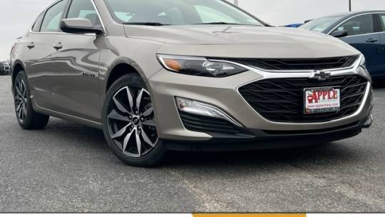2025 Chevrolet Malibu RS — Sedan — 42 mi — Tinley Park, IL