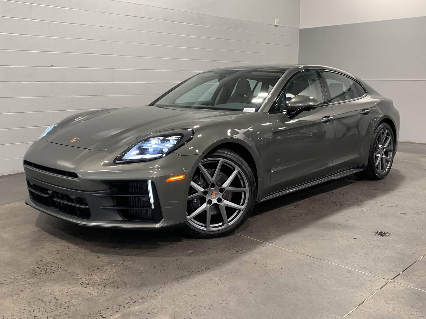 2025 Porsche Panamera 4