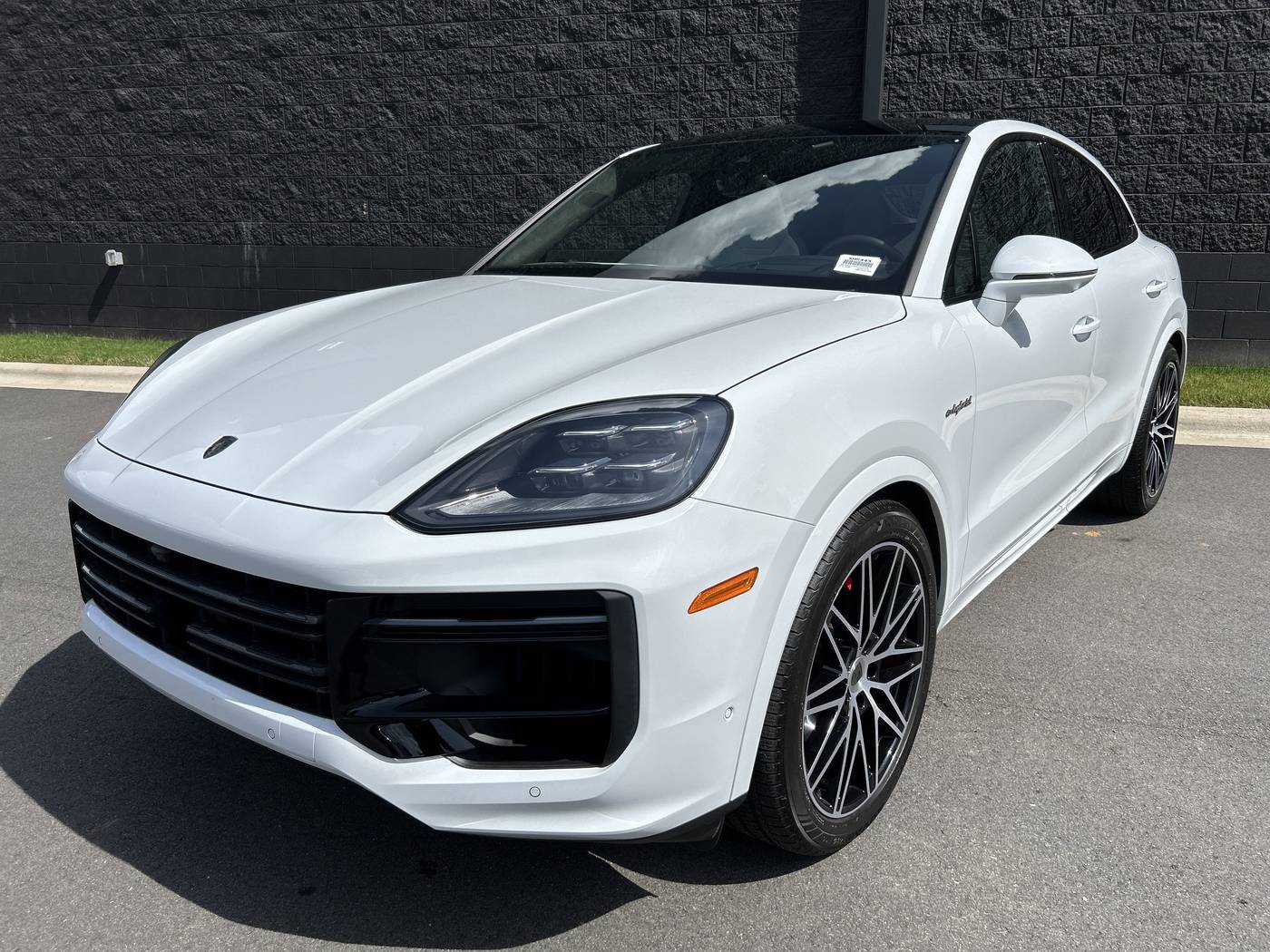 2025 Porsche Cayenne Turbo E-Hybrid — SUV — 3,576 mi — Charlotte, NC