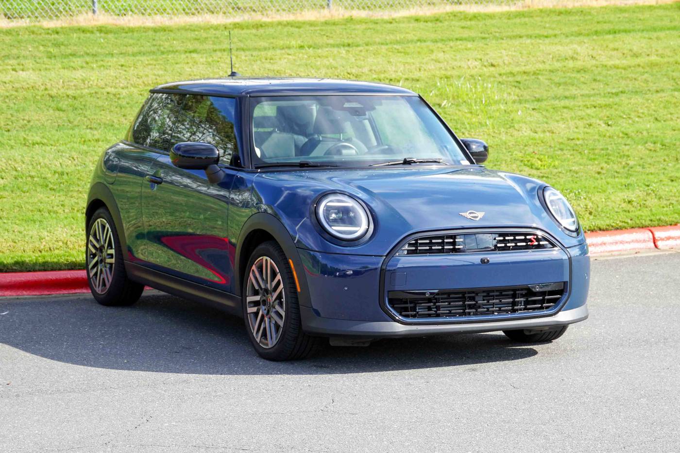 2025 MINI Hardtop Cooper S Signature — Hatchback — 2,211 mi — Charlotte, NC