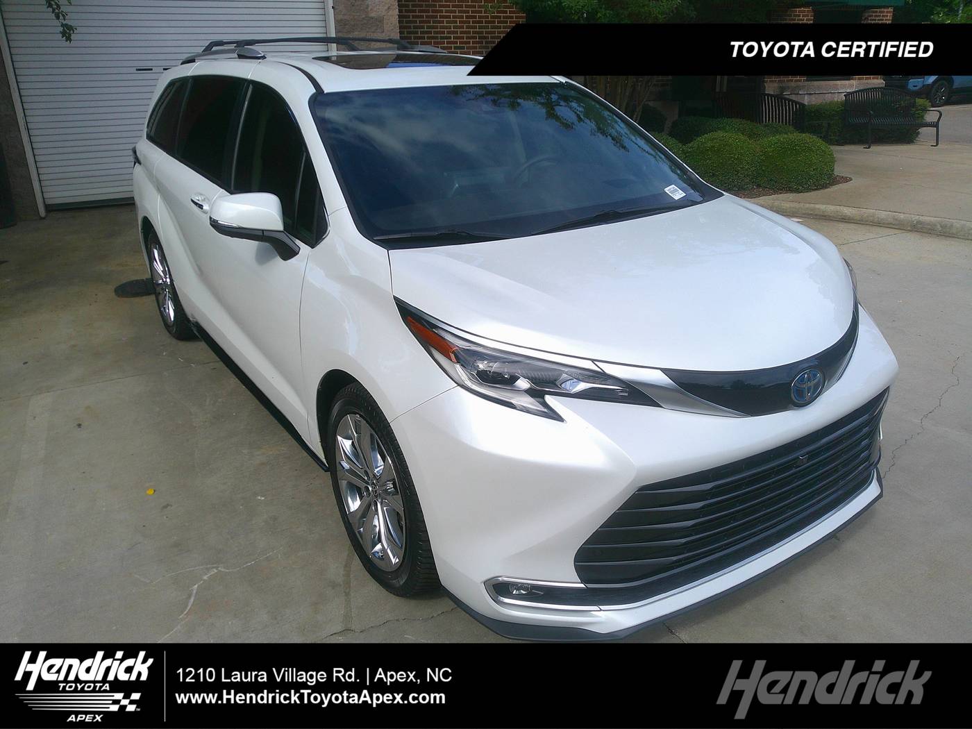 2022 Toyota Sienna Platinum — Minivan — 55,978 mi — Apex, NC