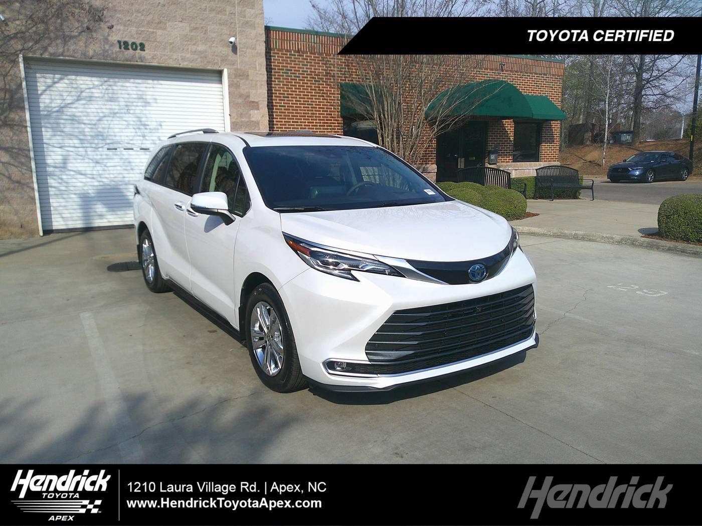2024 Toyota Sienna Platinum — Minivan — 18,985 mi — Apex, NC