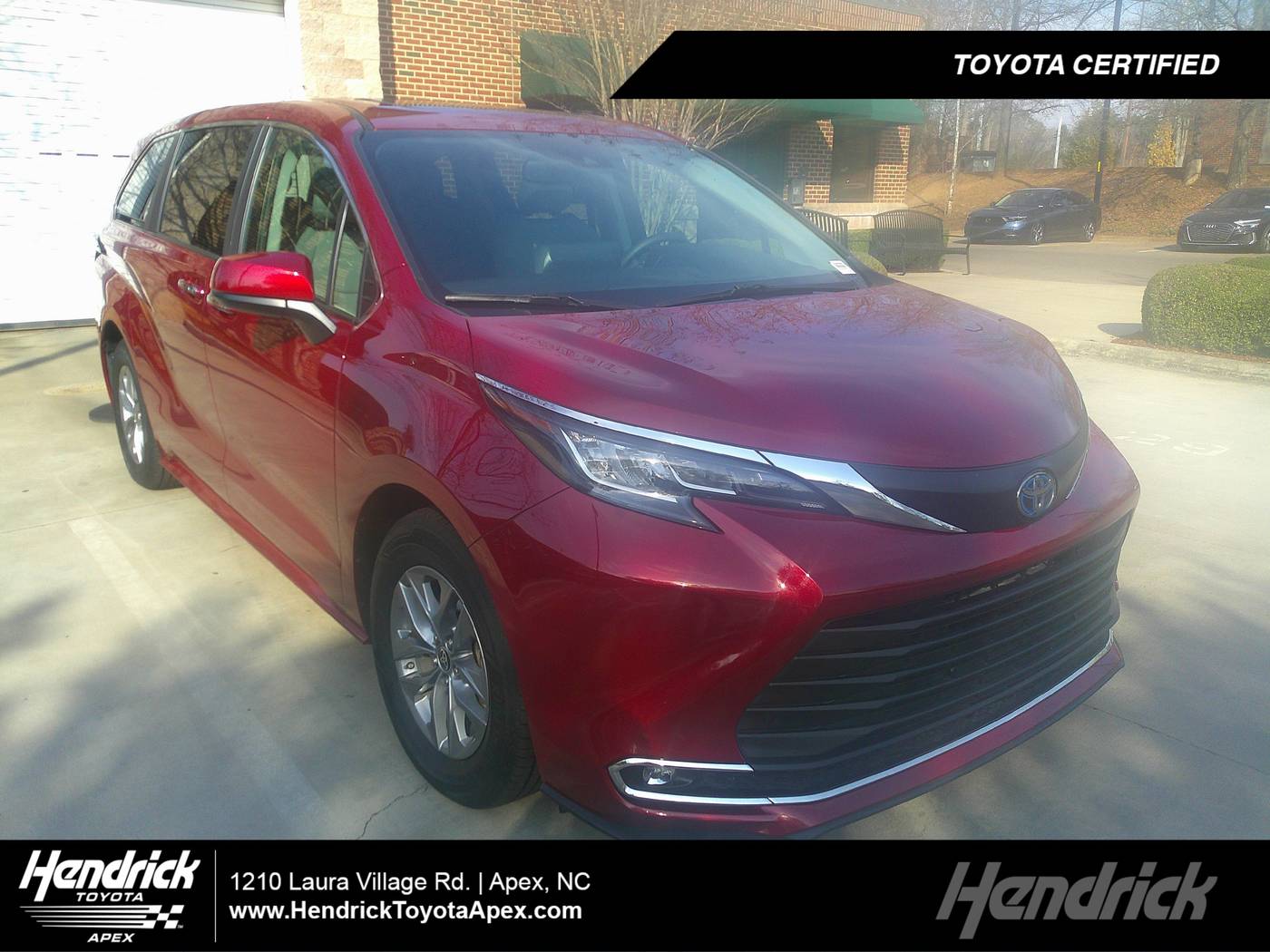 2022 Toyota Sienna XLE — Minivan — 31,615 mi — Apex, NC