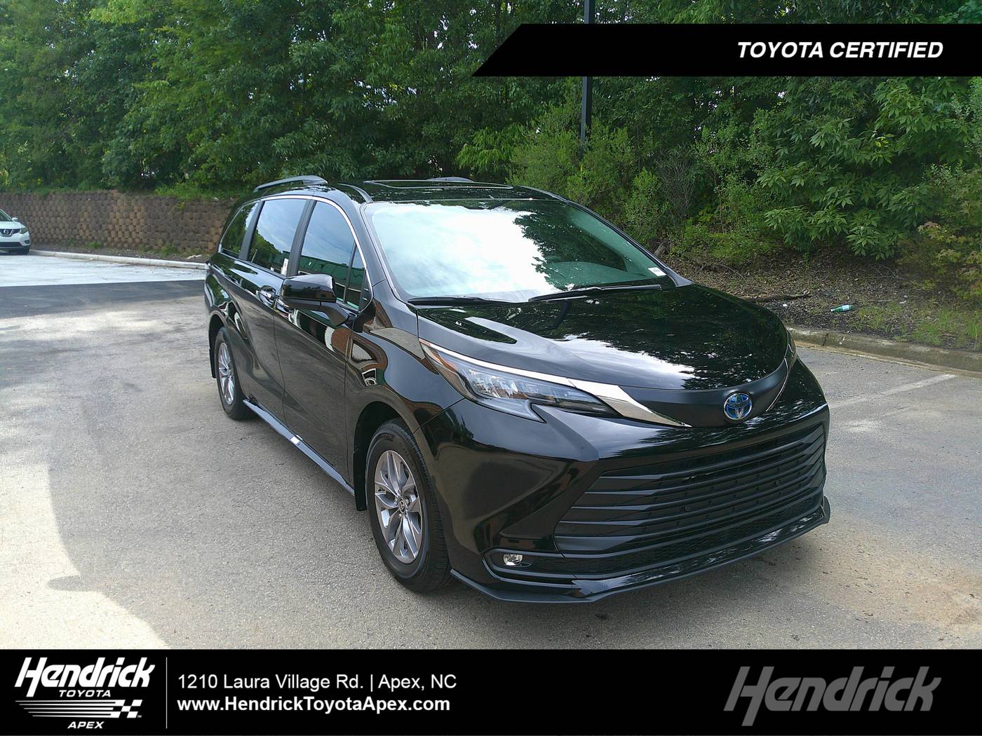 2025 Toyota Sienna XLE — Minivan — 5,086 mi — Apex, NC