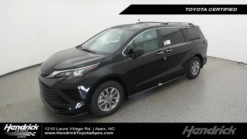 2025 Toyota Sienna XLE — Minivan — 1,138 mi — Apex, NC