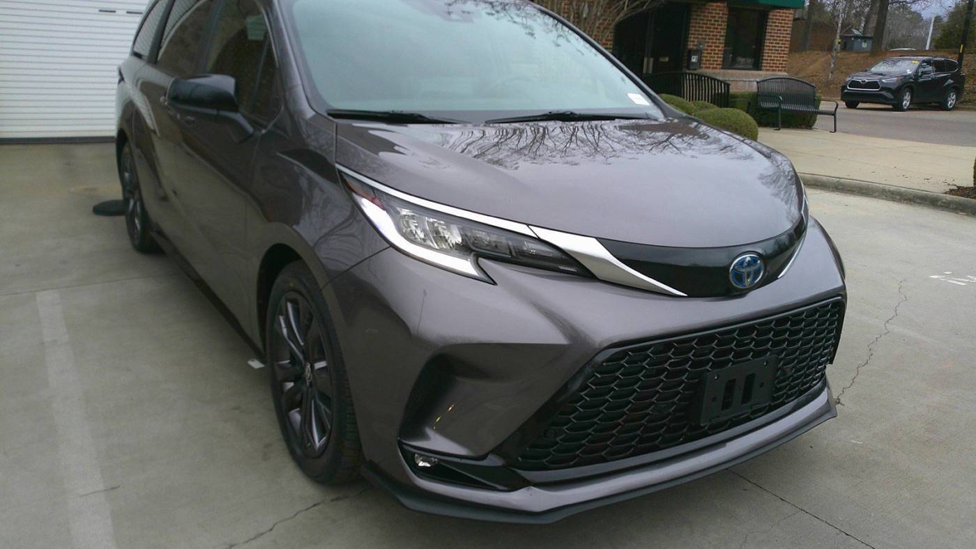 2022 Toyota Sienna XSE — Minivan — 33,909 mi — Apex, NC
