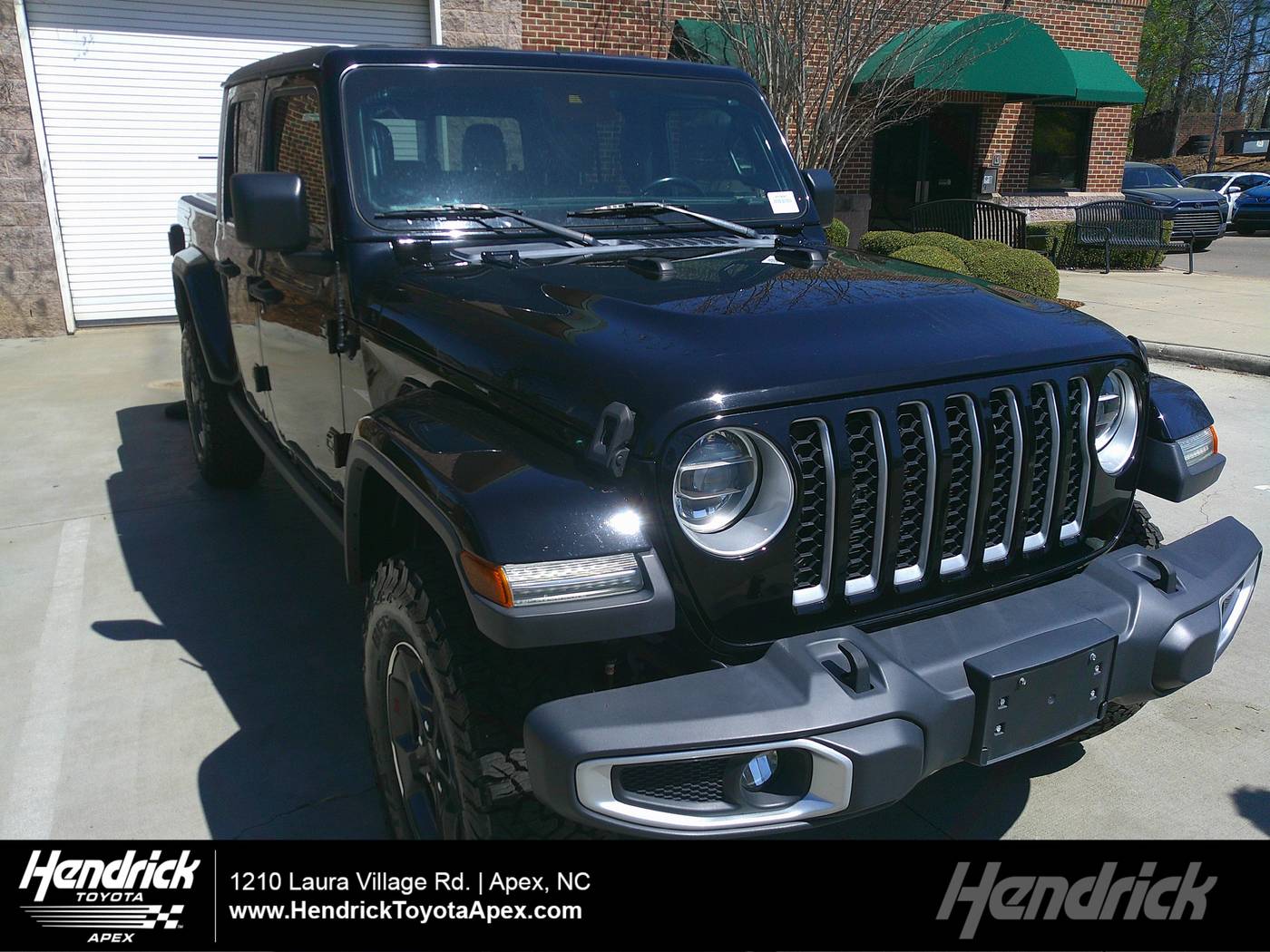2020 Jeep Gladiator Overland — Pickup Truck — 65,673 mi — Apex, NC