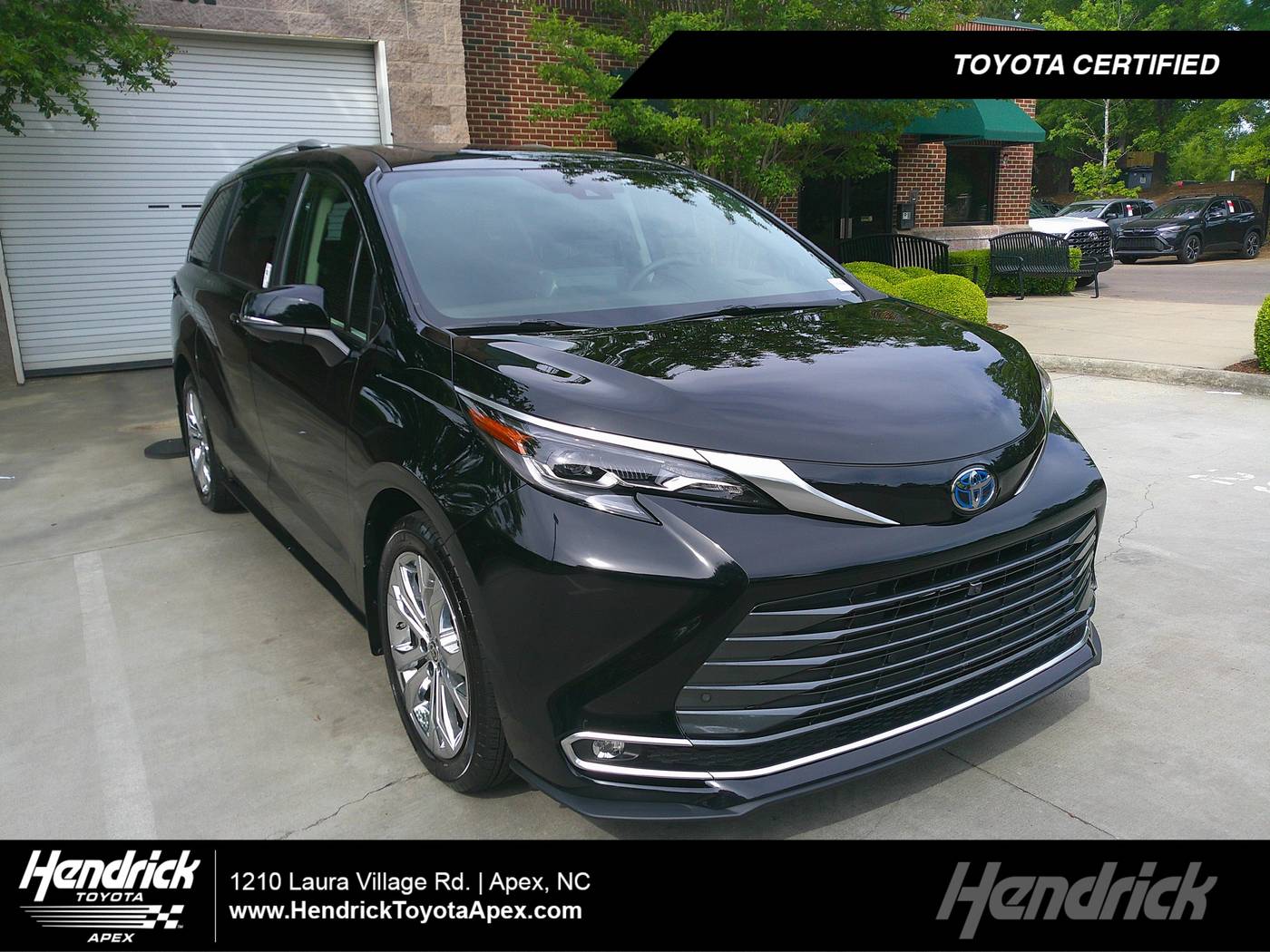 2024 Toyota Sienna Platinum — Minivan — 14,163 mi — Apex, NC