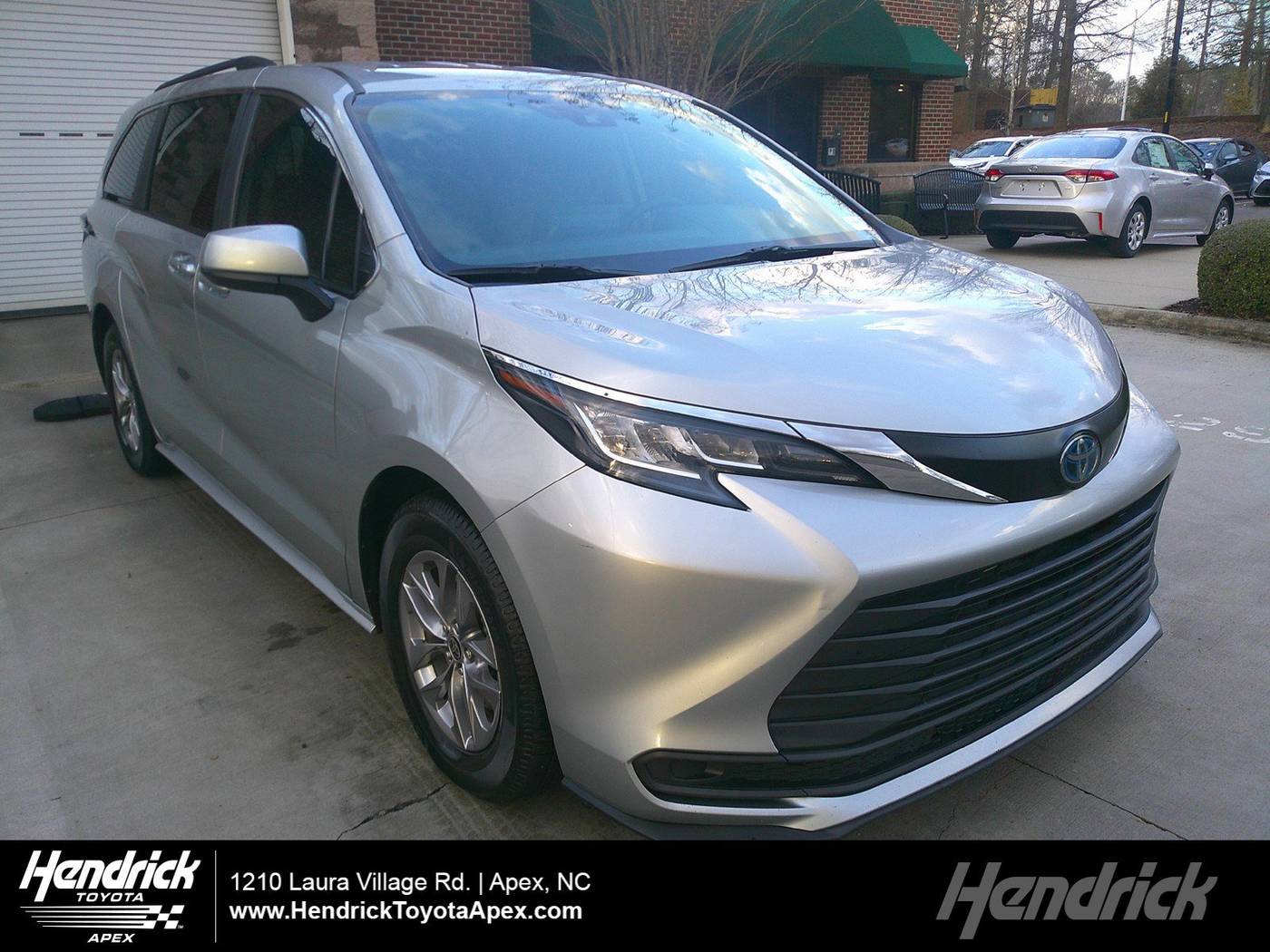 2022 Toyota Sienna LE — Minivan — 150,241 mi — Apex, NC