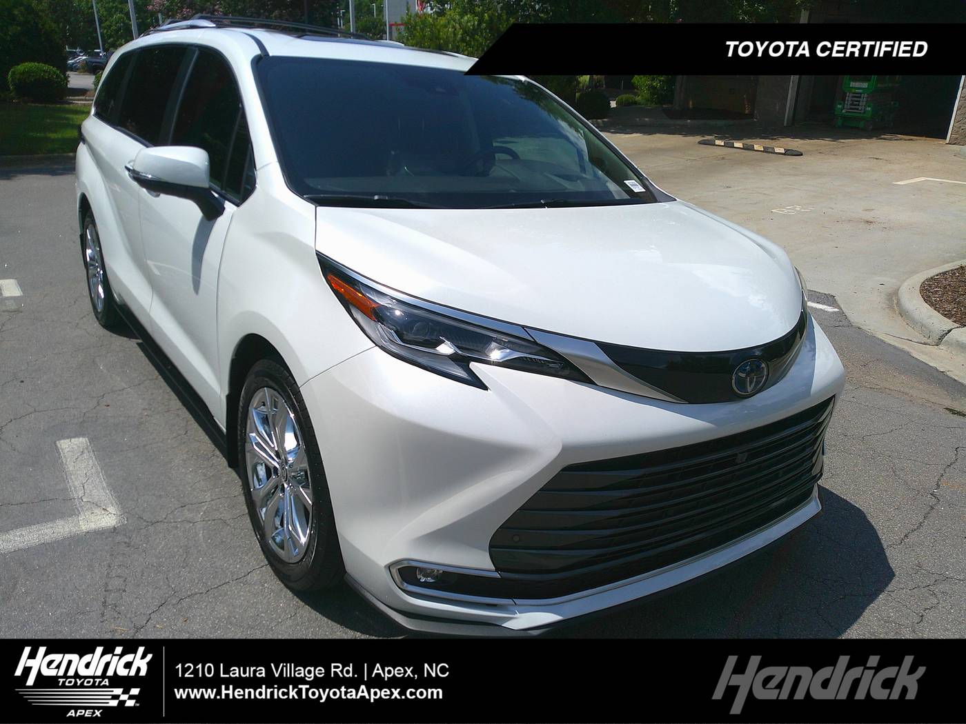 2023 Toyota Sienna Platinum — Minivan — 21,595 mi — Apex, NC