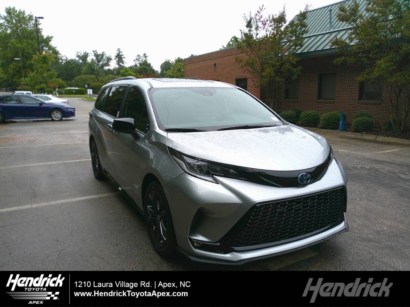 2025 Toyota Sienna XSE — Minivan — 10,820 mi — Apex, NC