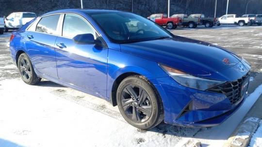 2023 Hyundai Elantra SEL — Sedan — 10,585 mi — Red Wing, MN