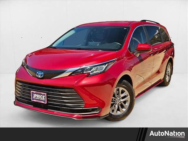 2023 Toyota Sienna LE 8-Passenger