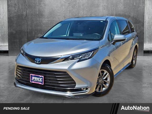 2022 Toyota Sienna XLE — Minivan — 100,441 mi — Arlington, TX