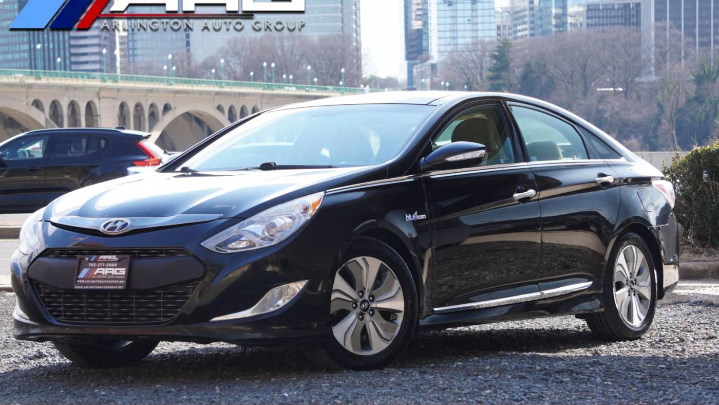 2014 Hyundai Sonata Hybrid Limited — Sedan — 130,328 mi — Arlington, VA