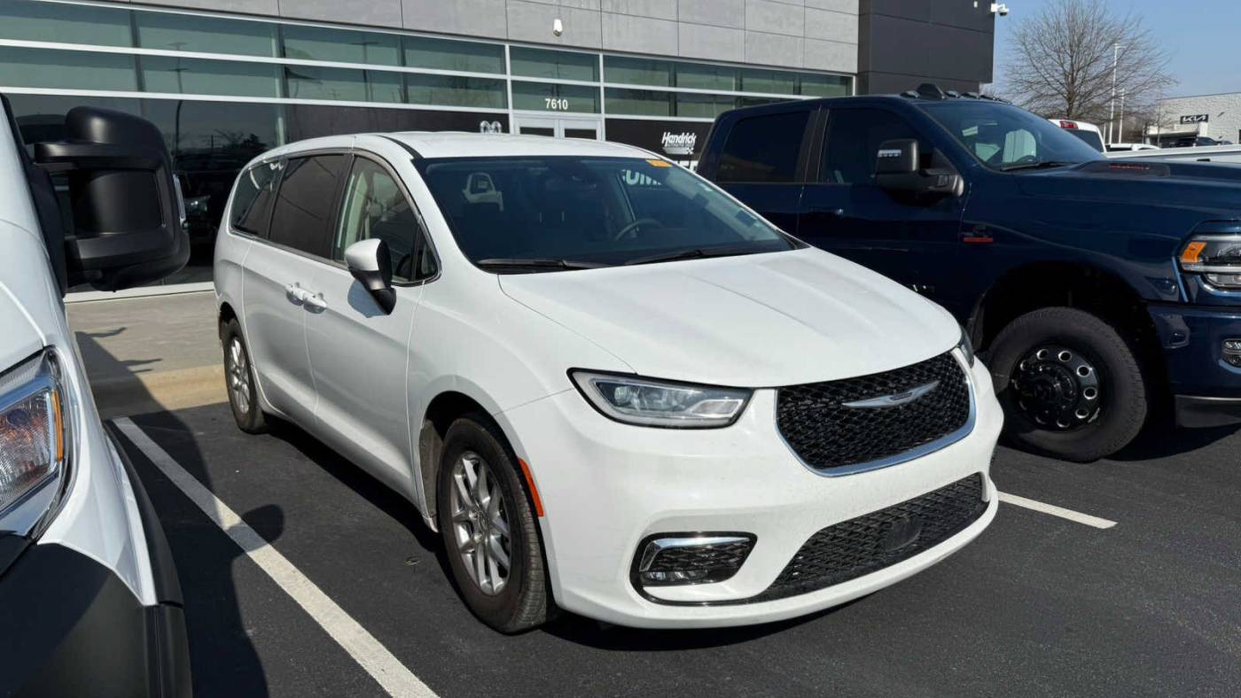 2023 Chrysler Pacifica Touring L — Minivan — 60,383 mi — Concord, NC