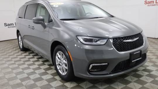 2022 Chrysler Pacifica Touring L — Minivan — 64,908 mi — Bloomington, IL