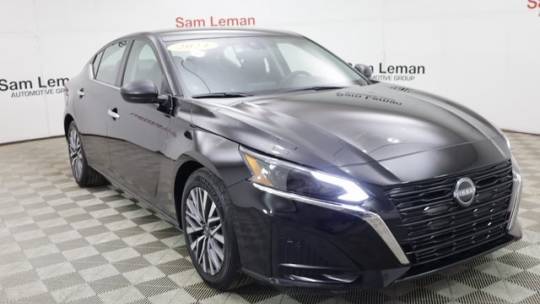 2024 Nissan Altima SV — Sedan — 24,910 mi — Bloomington, IL