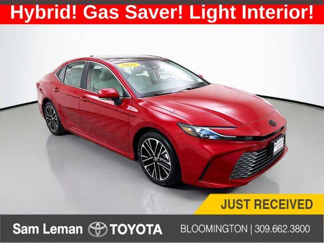 2025 Toyota Camry Hybrid XLE — Sedan — 3,597 mi — Bloomington, IL