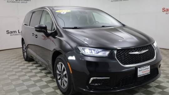 2022 Chrysler Pacifica Hybrid Touring L — Minivan — 69,343 mi — Bloomington, IL